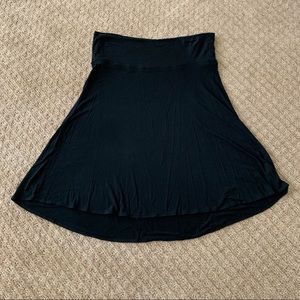 EUC GAP maternity black skirt size medium